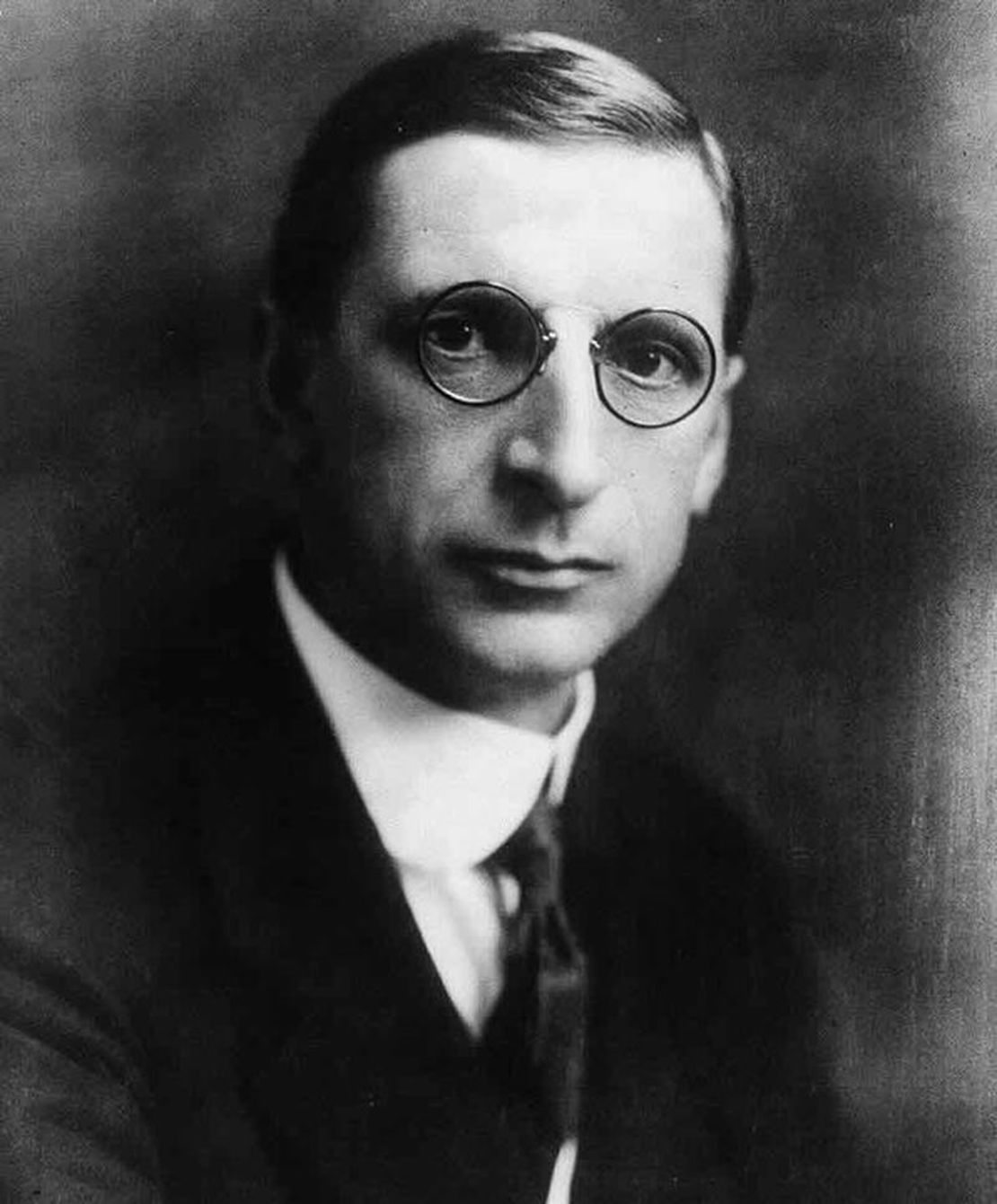 Éamon de Valera wins election to Parliament