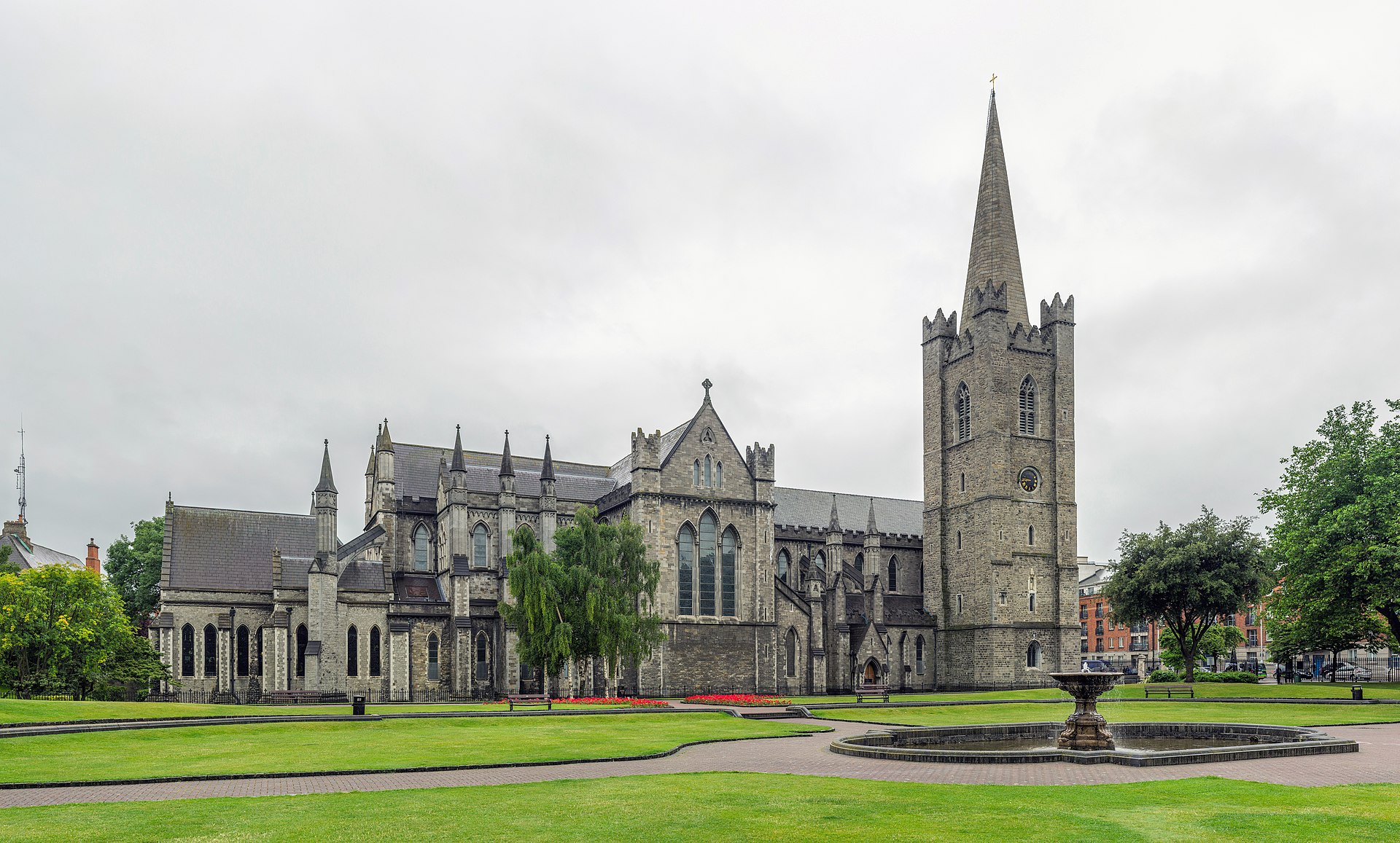 John Travers, Chancellor of St Patricks Cathedral, is executed for high treason at Oxmantown Green for conspiring with Lord Offaly